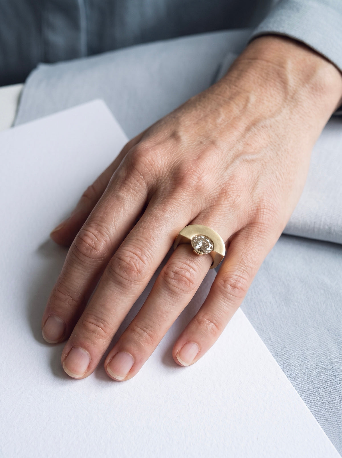 corner champagne ring