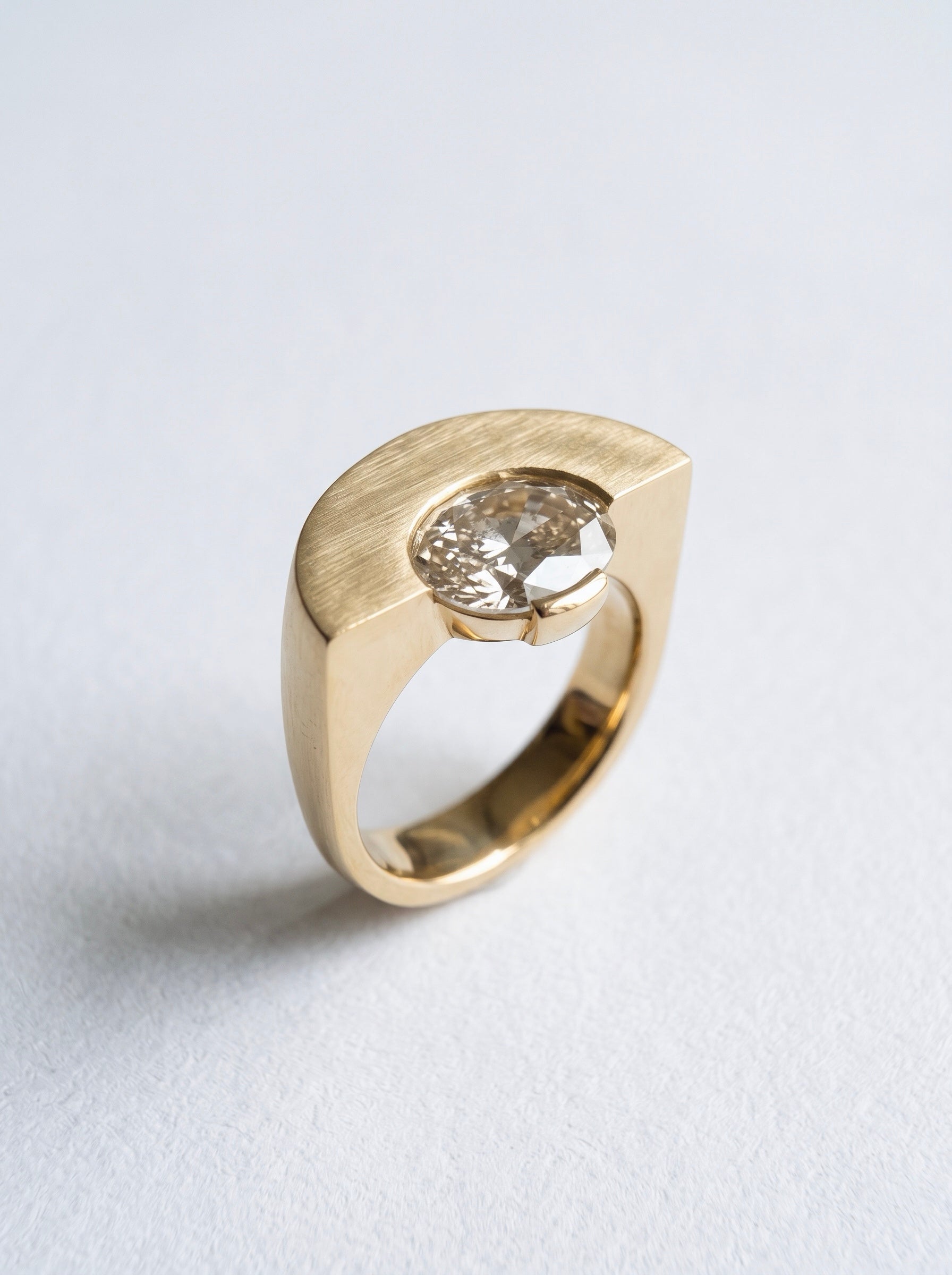 corner champagne ring