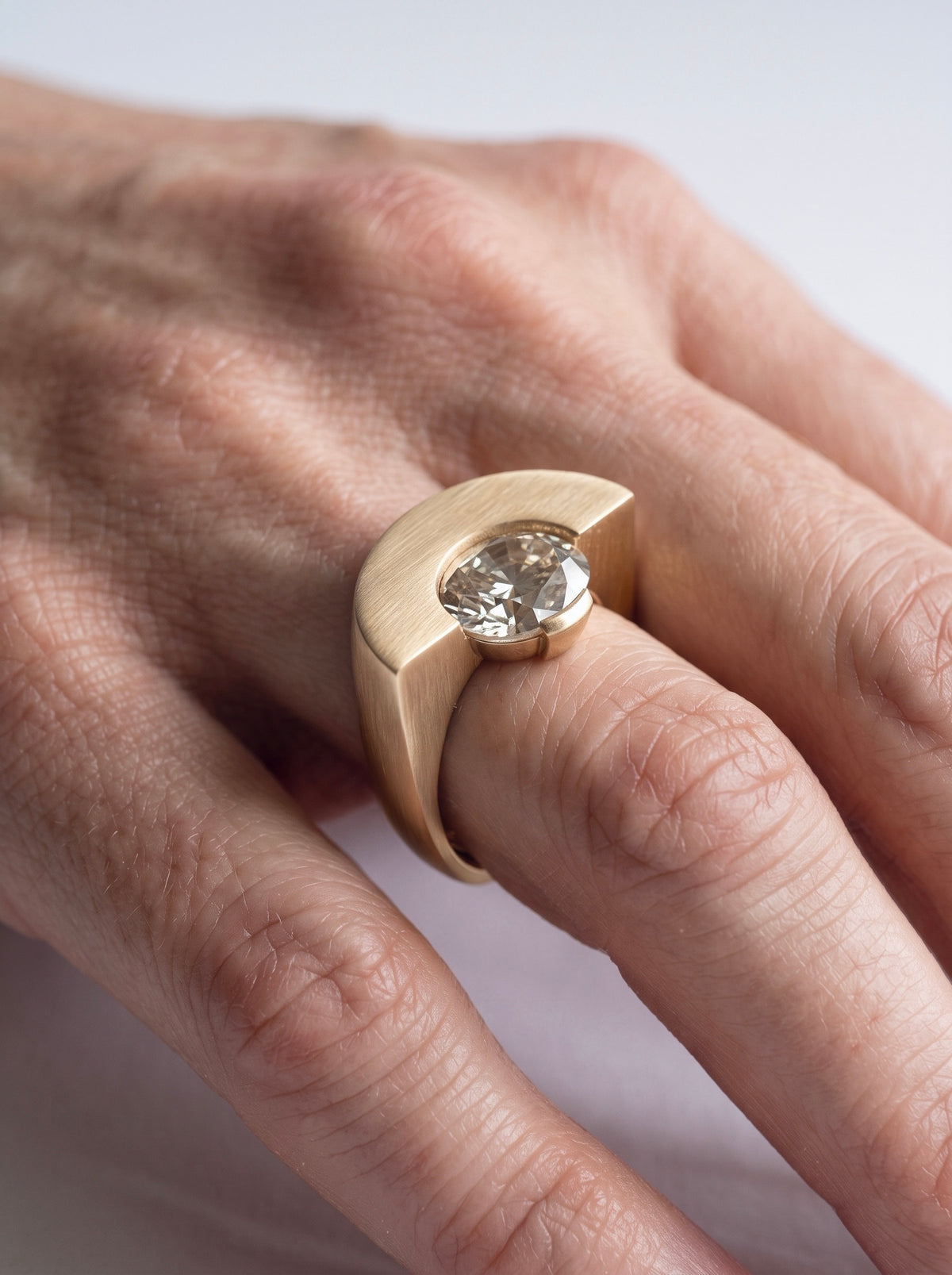corner champagne ring