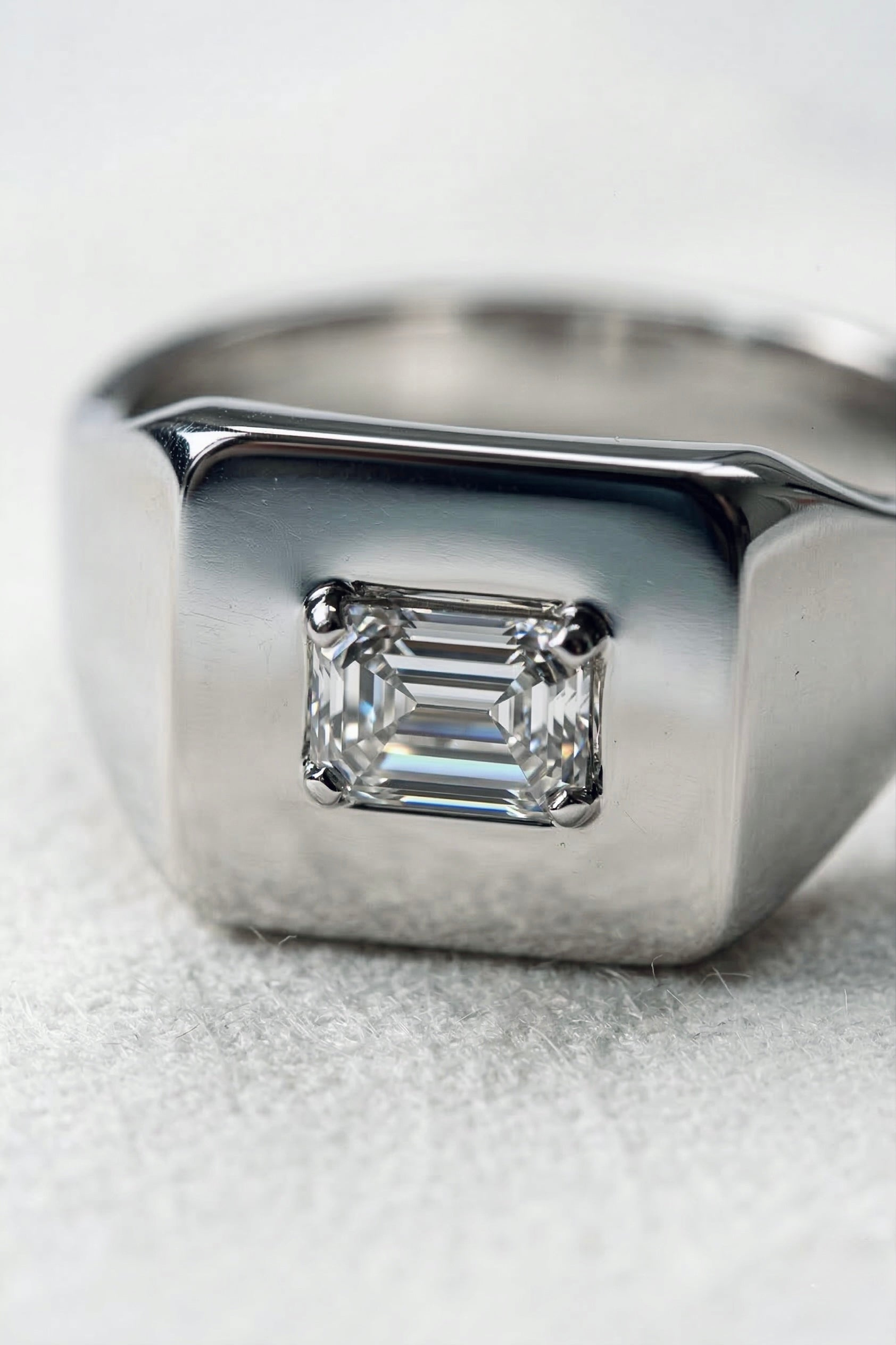 resonance emerald cut ring