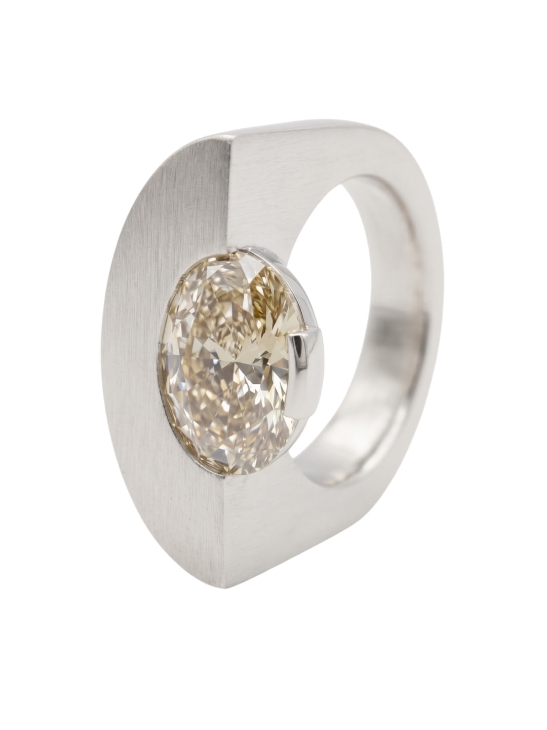corner diamond ring