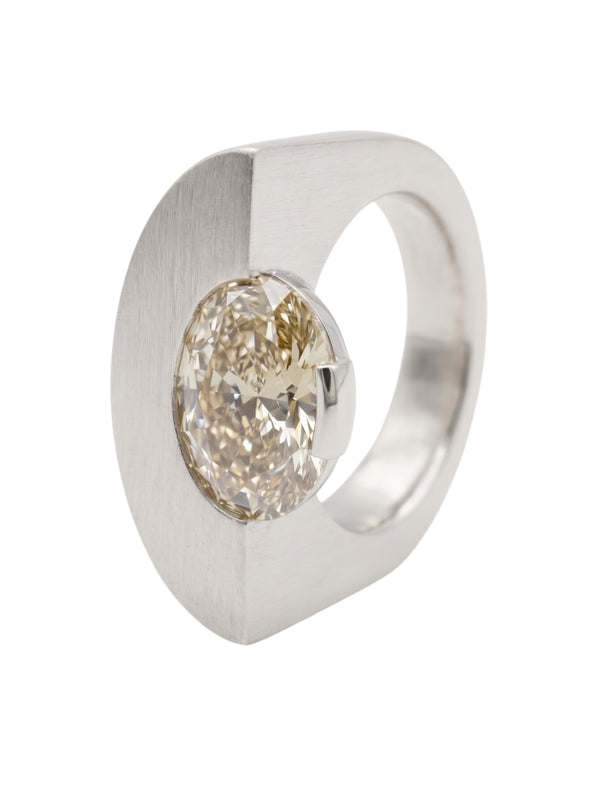 corner diamond ring
