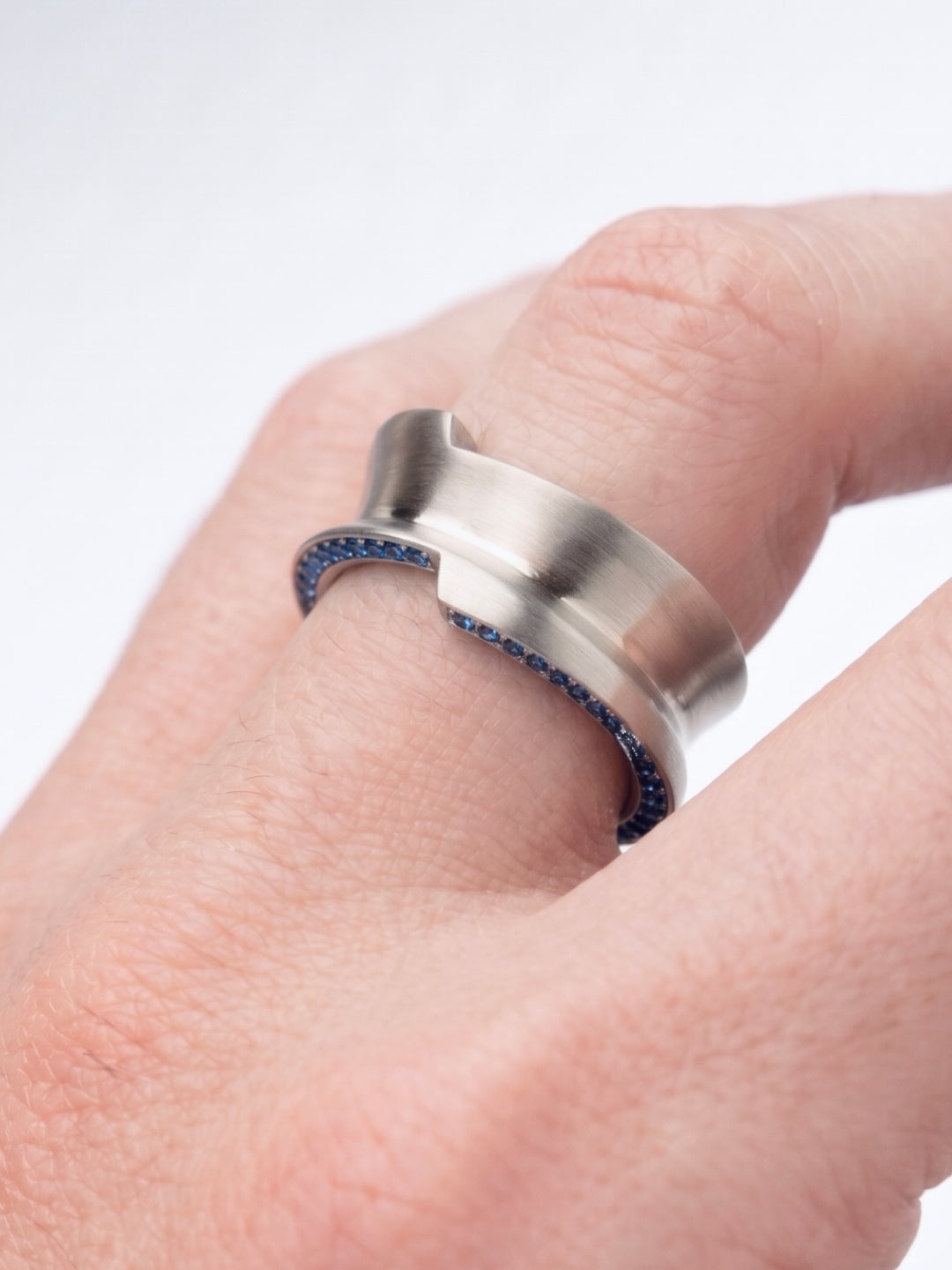 rio sapphire pavé ring