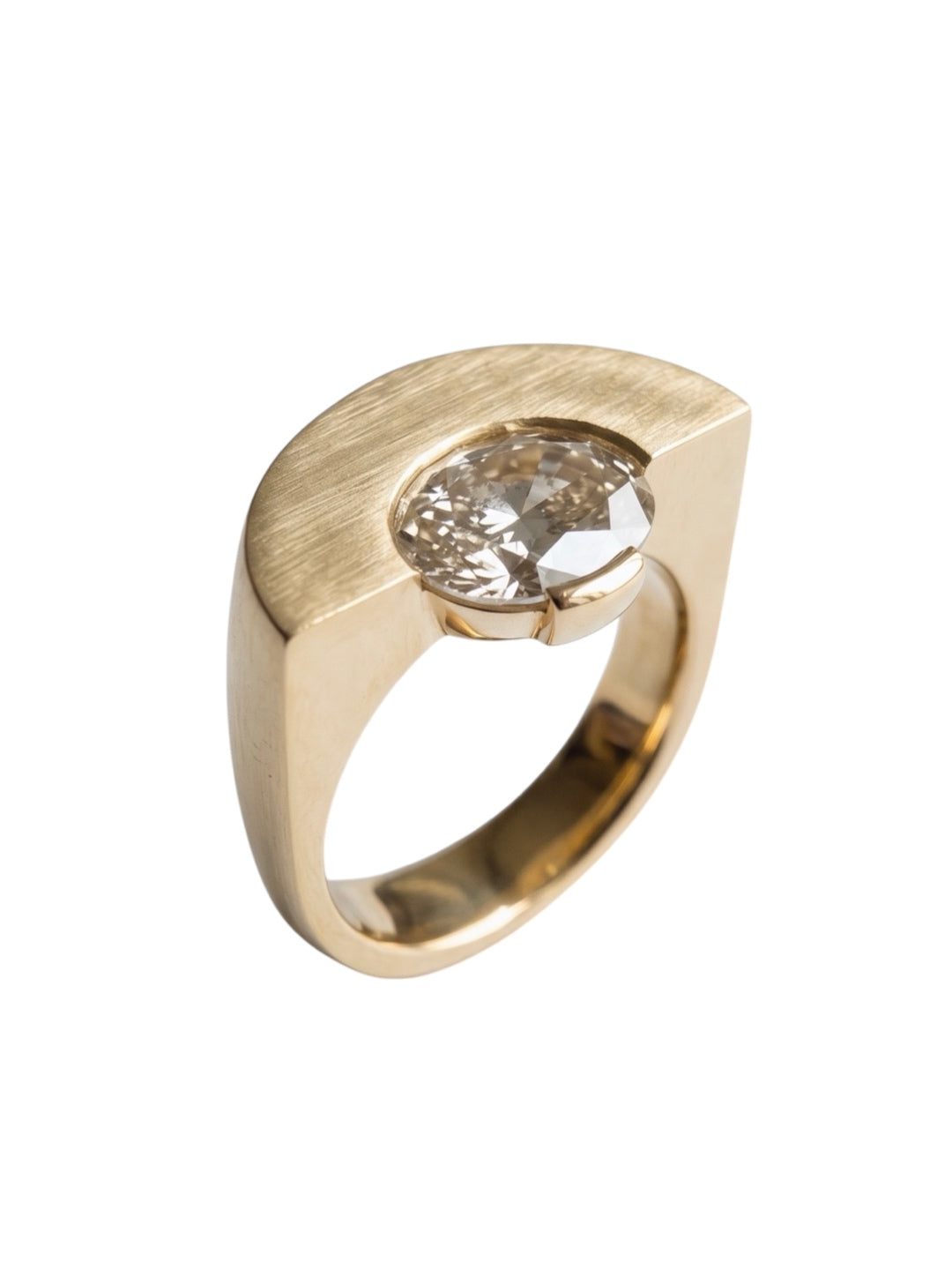 corner champagne ring