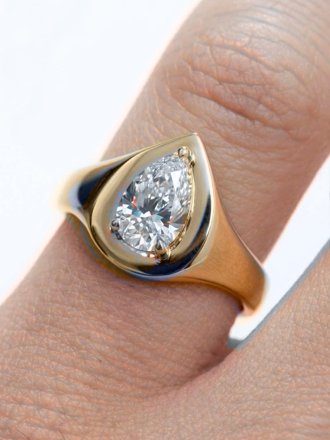 resonance pear ring