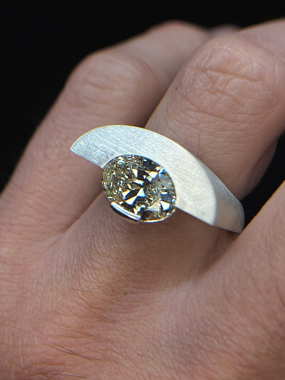 corner diamond ring