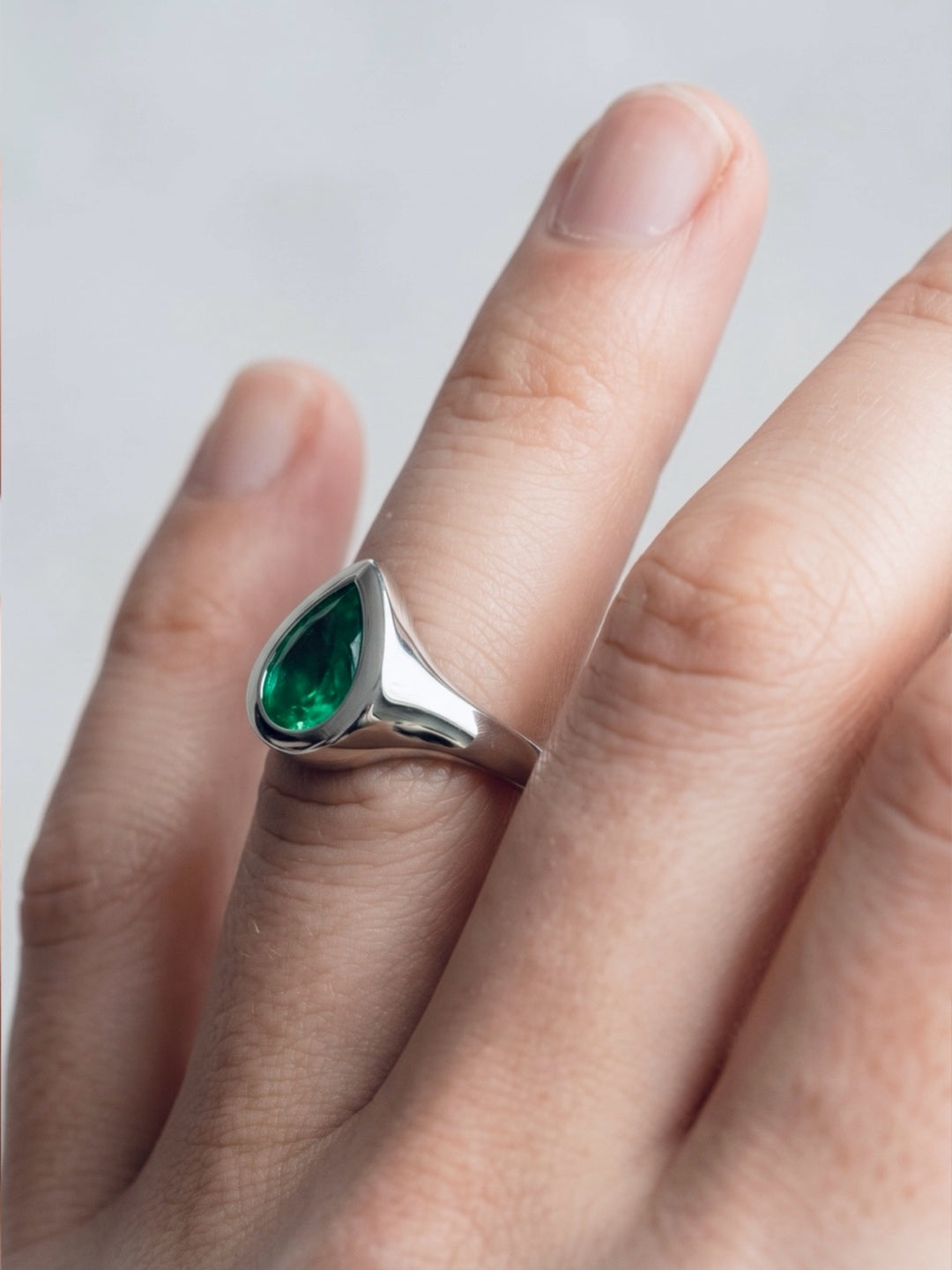 resonance emerald ring