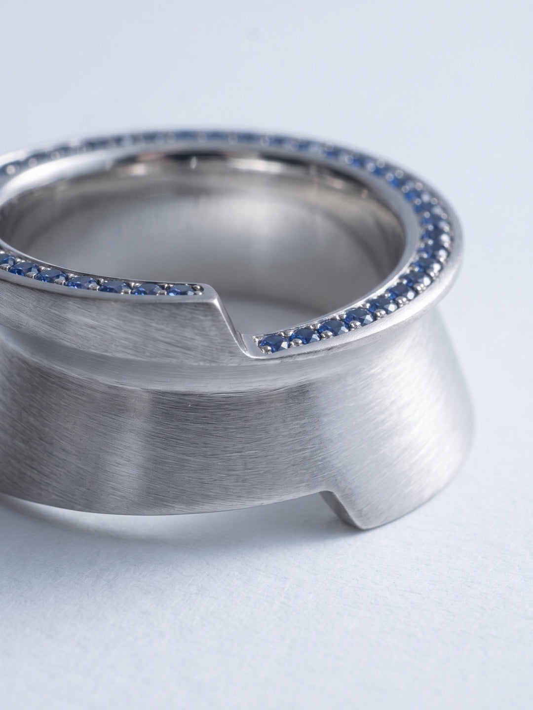 rio sapphire pavé ring